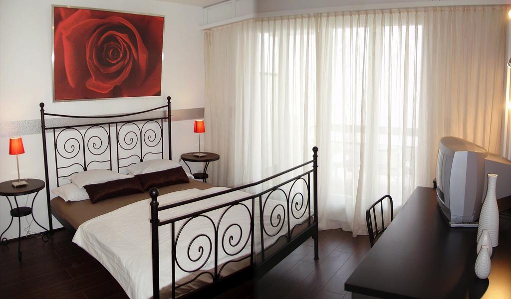 Hotel Garni Battello Мелиде Экстерьер фото
