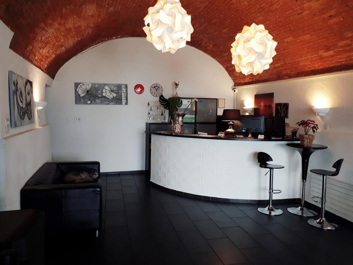 Hotel Garni Battello Мелиде Экстерьер фото
